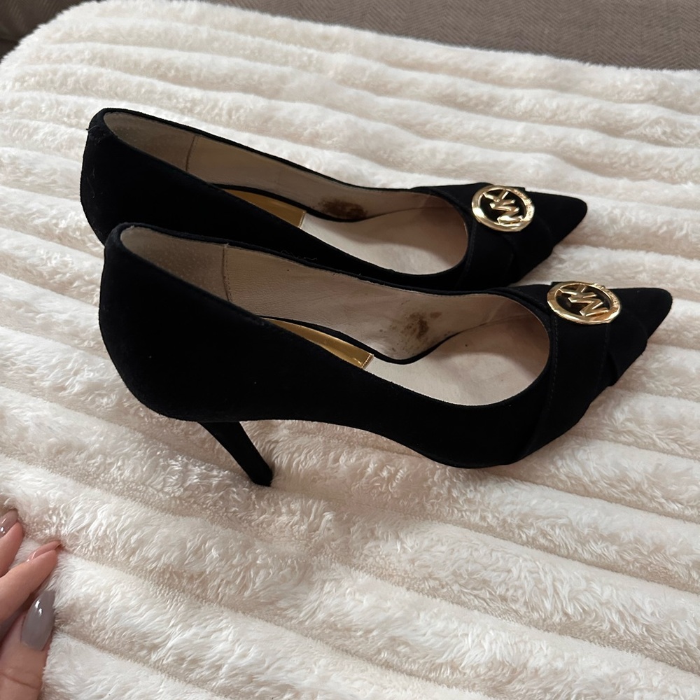 Michael Kors Black Heels with Gold Accent - Picture 3 of 4